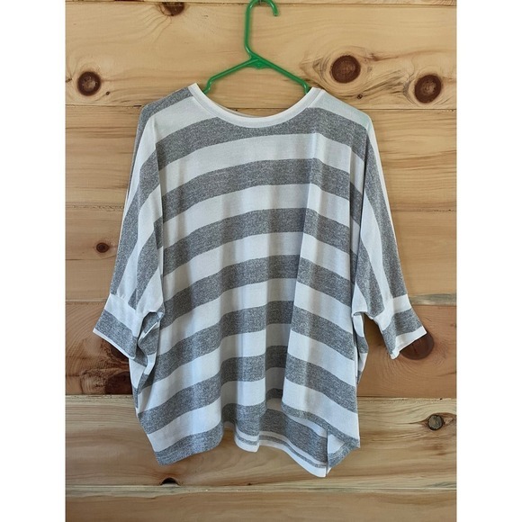 Women's La Miel white/grey striped over sized blouse. Size Small. - Picture 1 of 3